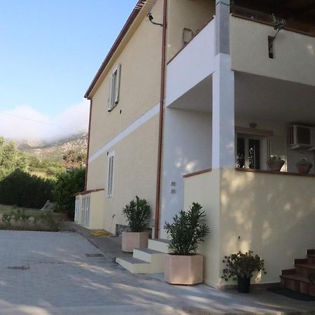 Casa Oleandri Golfo Aranci Exterior foto