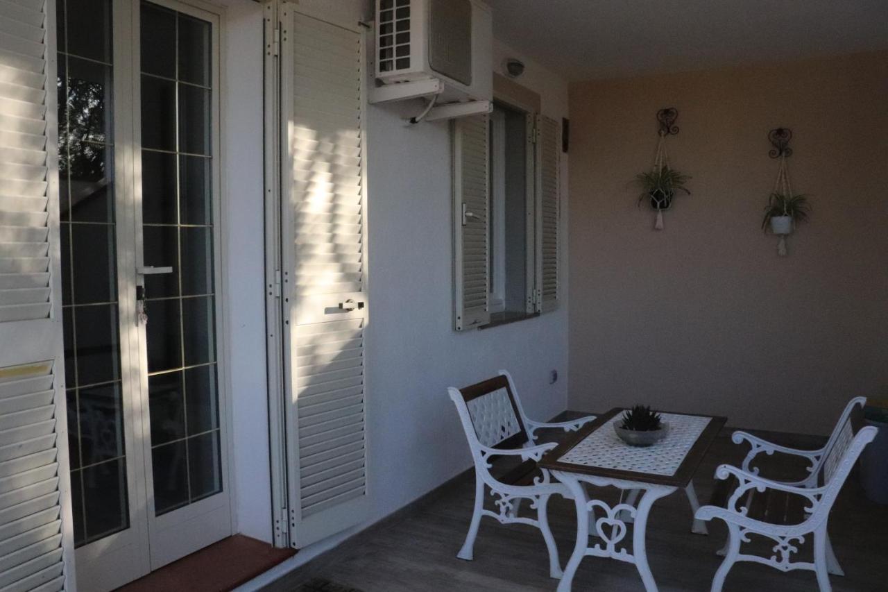 Casa Oleandri Golfo Aranci Exterior foto